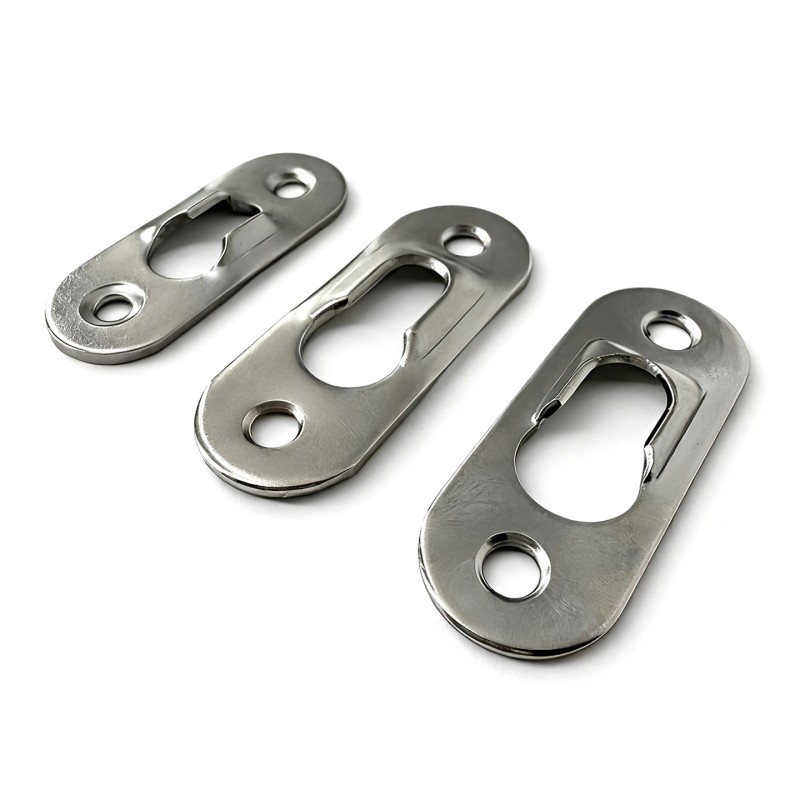 Placa suspensa em buraco de fechadura